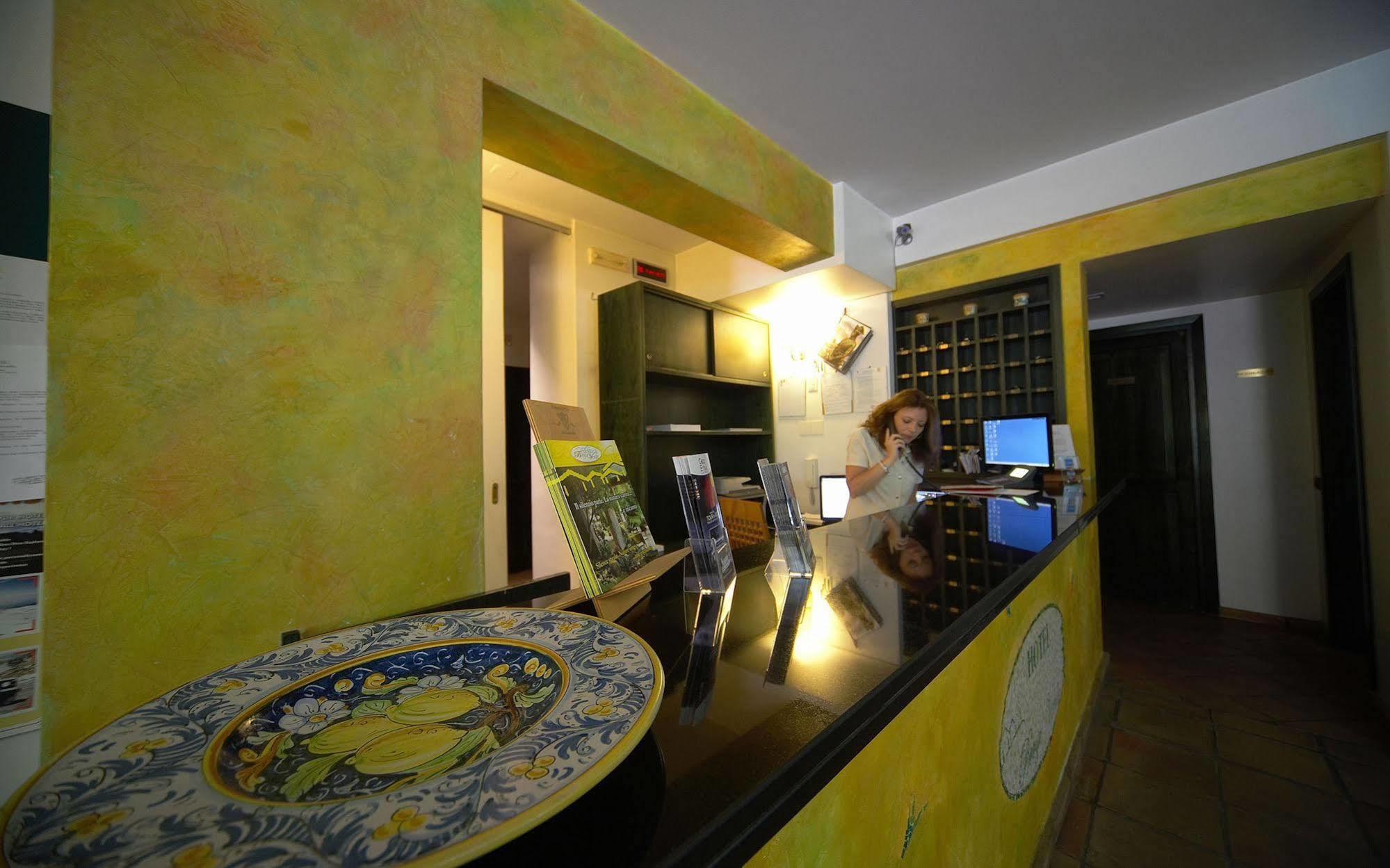 Hotel Borgo Verde カターニア エクステリア 写真